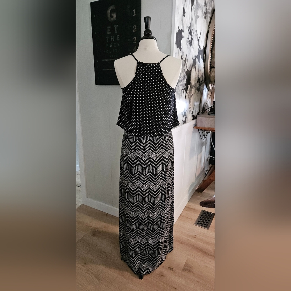 BeBop Women's BOHO Racer Back Maxi Dress Size M Geometric Design - Picture 3 of 4